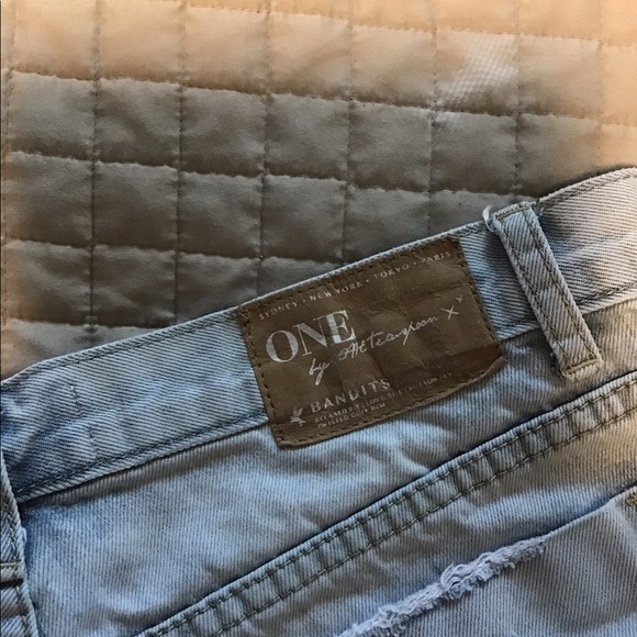 ARITZIA ripped Jean Shorts - Picture 4 of 5